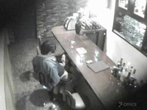 桜井あゆと人妻ホステスが繰り広げる乱交パーティー潜入記