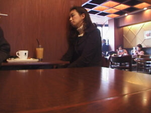 ナマ母乳美女の痴態を暴露！浣腸での淫靡な姿に驚愕