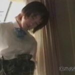 清純派美少女がセーラー服姿で排泄プレイ！驚きの大胆さに胸キュン