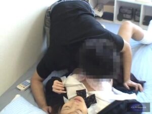 官能的な制服姿が魅力的！マゾ女子○生由美保の顔射希望プレイ