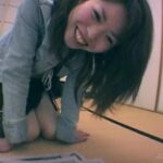 笑顔がキュートなじゅんちゃん、様々な体勢でウンコやオシッコを可愛く排出！