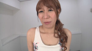 美女のアナルと膣での交互プレイに興奮！臨場感あふれるうんこオナニー