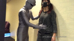 美しい薄腹に官能的な腹パンチ！魅惑のレイラが潰される