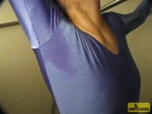 大胆責め！美しい女性が男性の顔を圧倒するエロティシズム